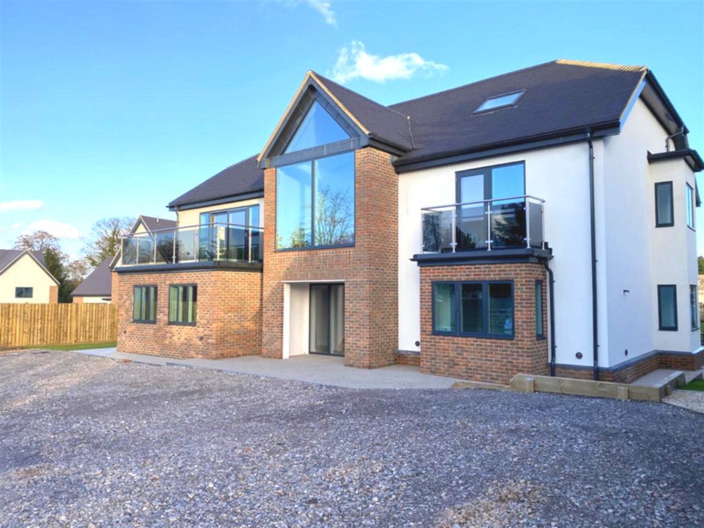 8 bed detached house for sale in Oxford Road Abingdon, Oxfordshire OX13