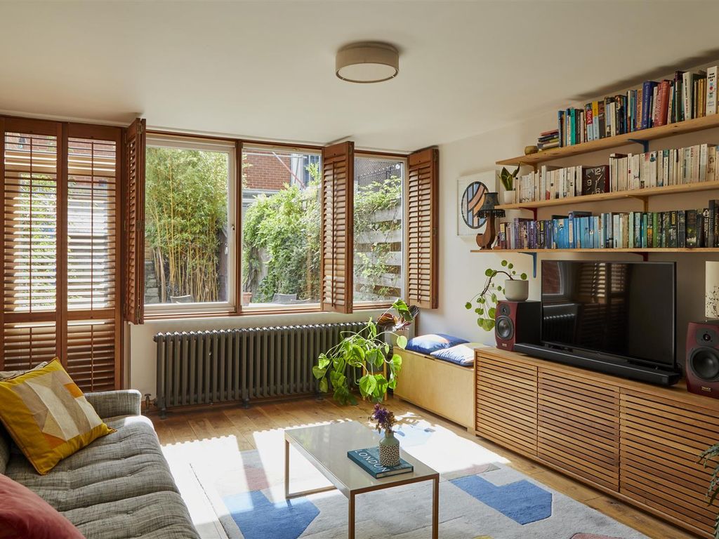 2 bed terraced house for sale in Nicholson Street, Southwark, London