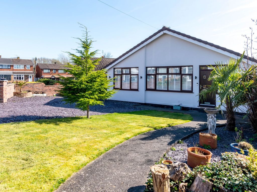 3 bed detached bungalow for sale in Halewood Avenue, Golborne WA3, £259,000 Zoopla