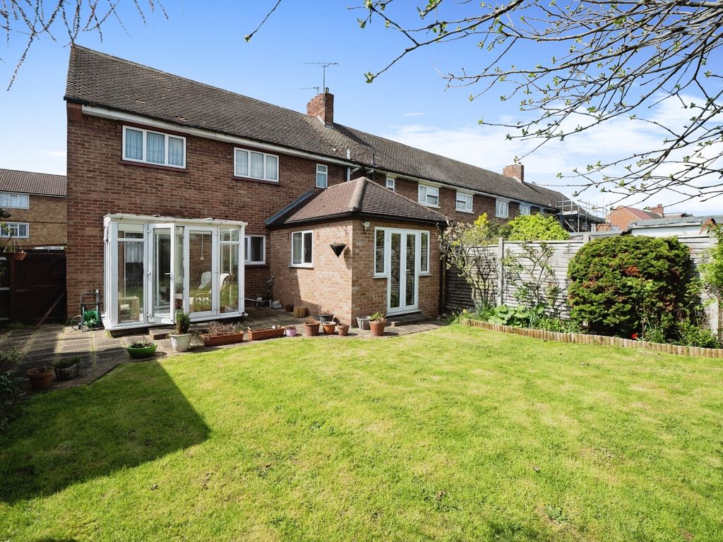 3 bed end terrace house for sale in White Hart Lane, Romford RM7 Zoopla