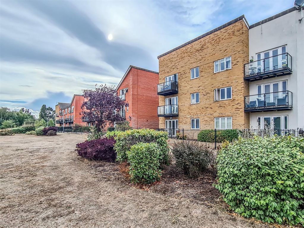 2 bed flat for sale in Military Close, Shoeburyness, Essex SS3 Zoopla