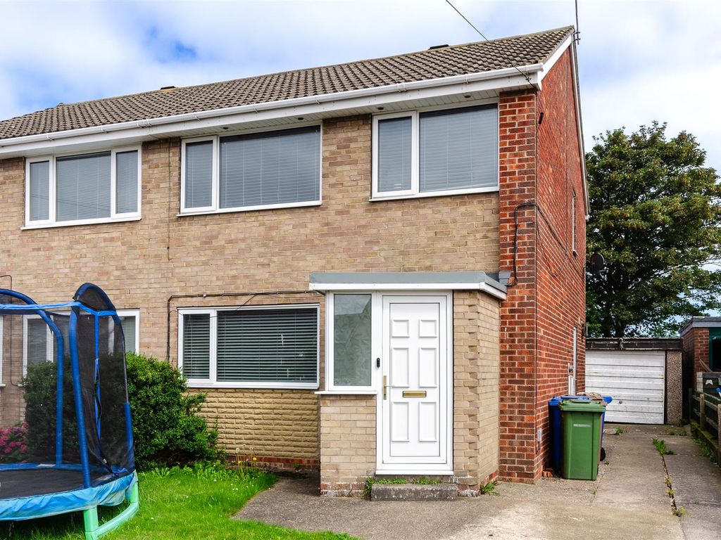 3 bed semidetached house for sale in Beaconsfield, Withernsea HU19, £