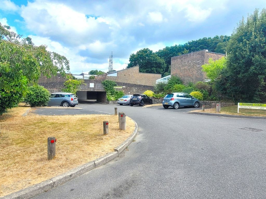 Nymans Court, Forestfield, Crawley, West Sussex RH10  