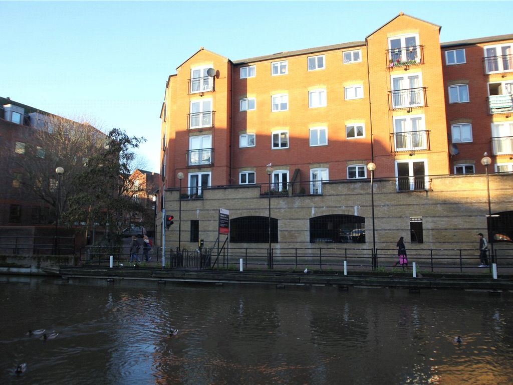 1 bed flat to rent in Mayflower Court, Highbridge Wharf, Reading