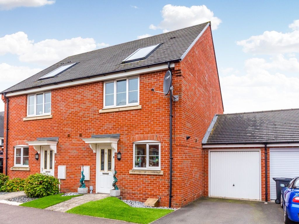 3 bed semidetached house for sale in Tyne Way, Rushden NN10, £245,000