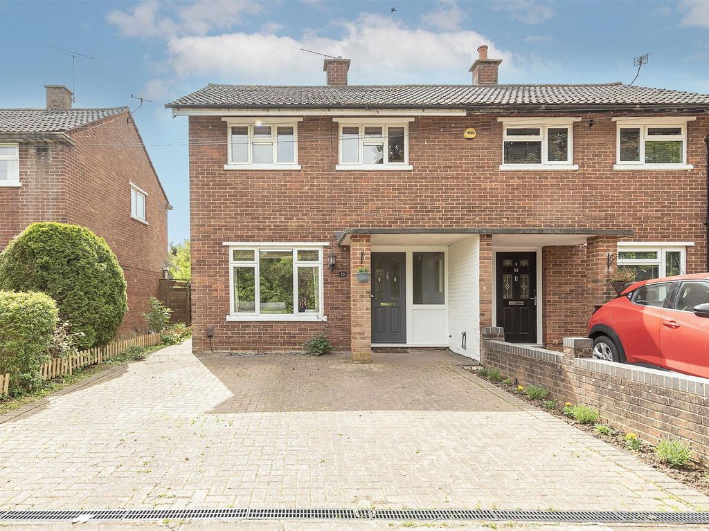 3 bed semidetached house for sale in New Greens Avenue, St Albans