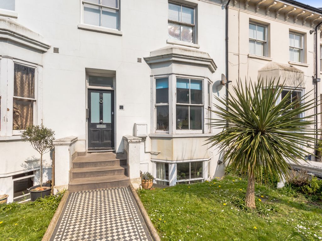 2 bed flat to rent in Buckingham Place, Brighton BN1 Zoopla
