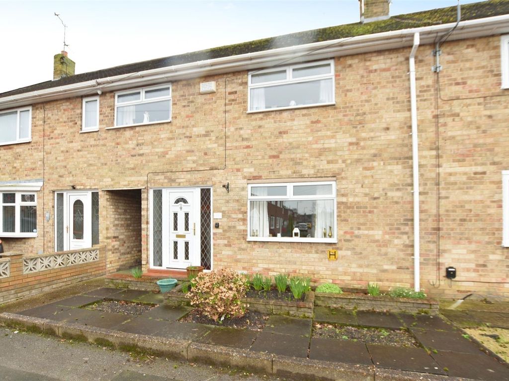 3 bed terraced house for sale in Julian Close, Hull HU5, £145,000 Zoopla