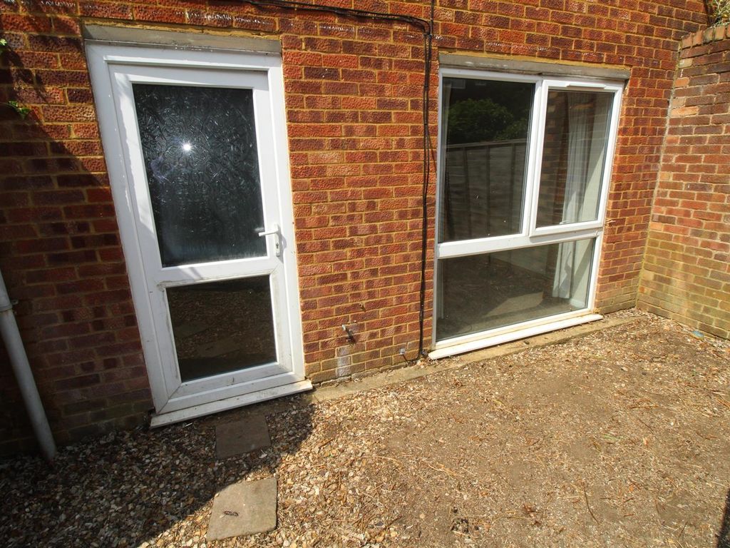 1 bed flat to rent in Beale Street, Dunstable LU6, £725 pcm Zoopla