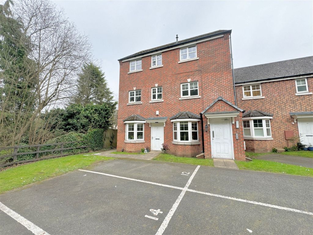2 bed flat for sale in Dudley Road, Halesowen B63, £75,000 Zoopla