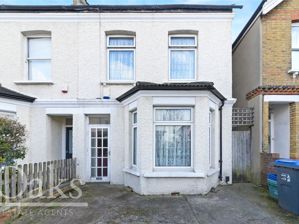 3 bed semidetached house for sale in Harrington Road, London SE25, £