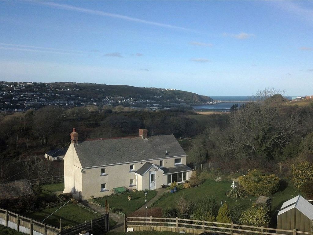 3 bed detached house for sale in Maesgwynne Road, Fishguard