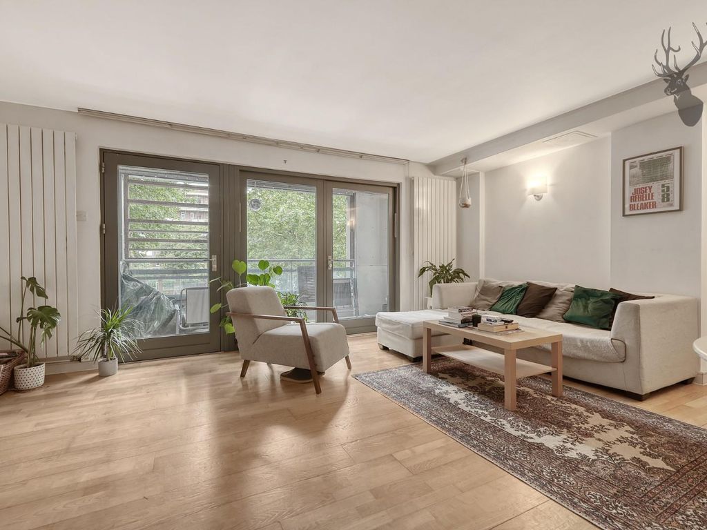 2 bed flat for sale in Mile End Road, London E1, £475,000 Zoopla