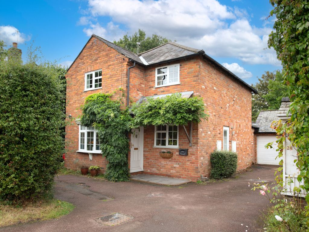 4 bed detached house for sale in High Street, Prestwood, Great