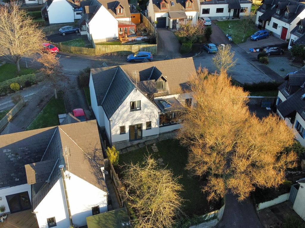 5 bed detached house for sale in Hillside Drive, Cowbridge CF71, £