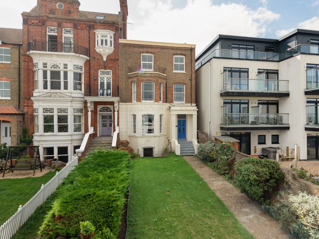 1 bed flat for sale in Central Parade, Herne Bay CT6, £240,000 Zoopla