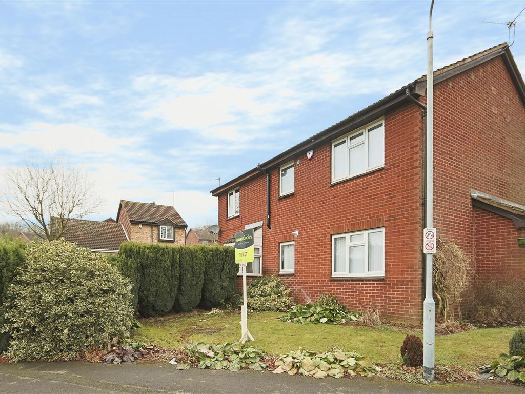 1 bed semidetached house to rent in Finsbury Road, Warren Hill
