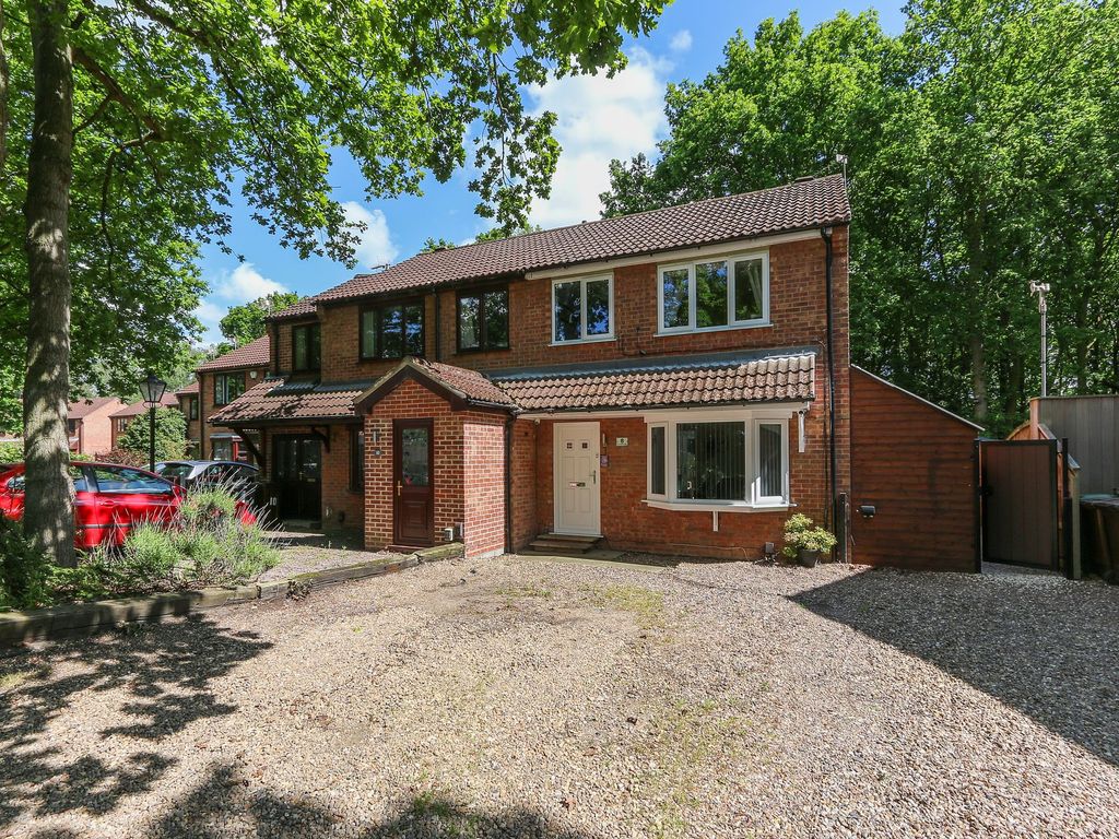 3 bed semidetached house for sale in Woodvale Close, Lincoln LN6 Zoopla