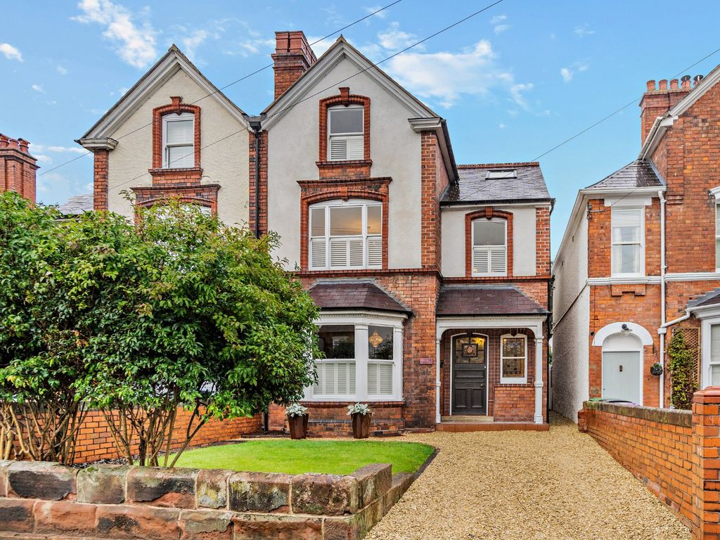 5 bed semidetached house for sale in Berwick Road, Shrewsbury