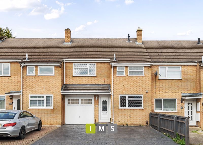 3 bed terraced house for sale in Barry Avenue, Bicester OX26, £425,000