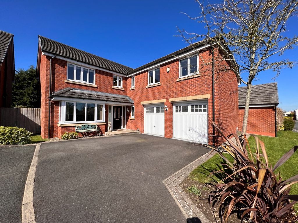 5 bed detached house for sale in The Maltings, Longton, Preston PR4