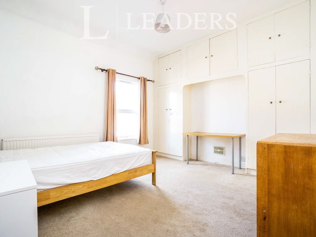 Room to rent in Gladstone Avenue, Chester CH1, £470 pcm Zoopla