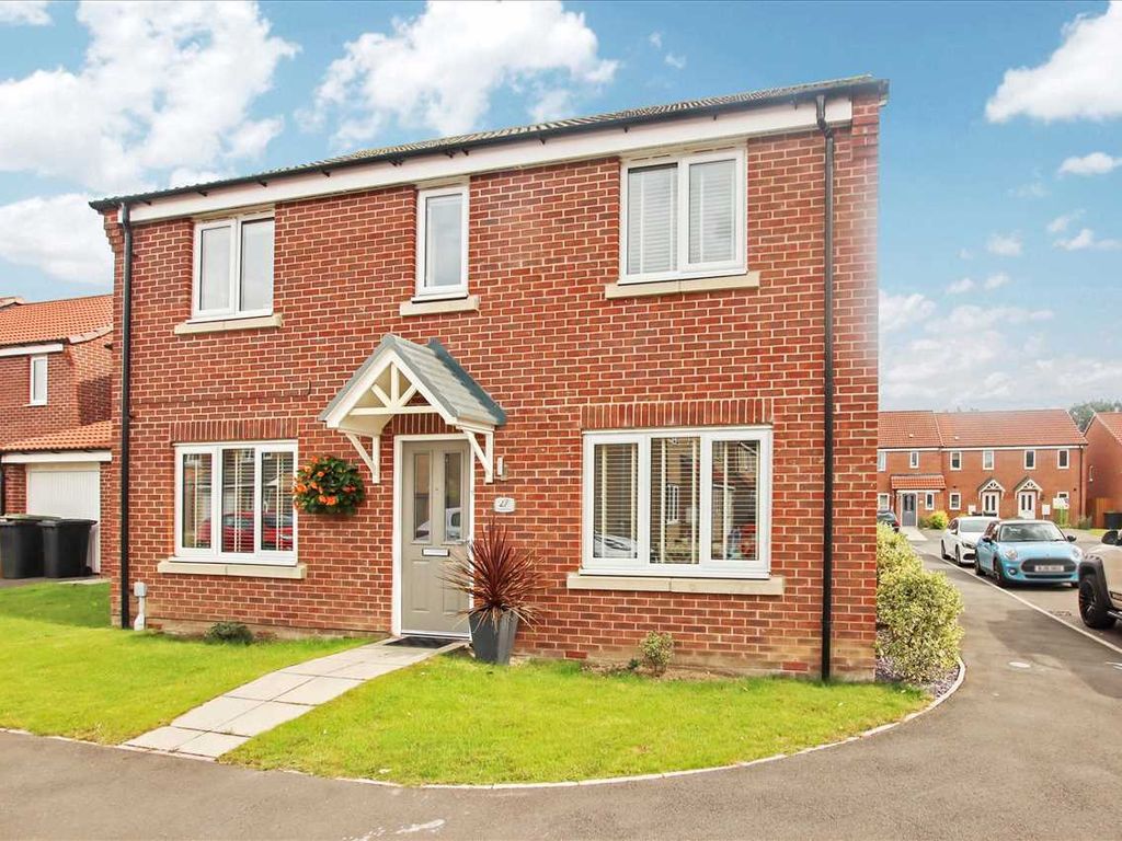 4 bed detached house for sale in Cupola Close, North Hykeham, Lincoln