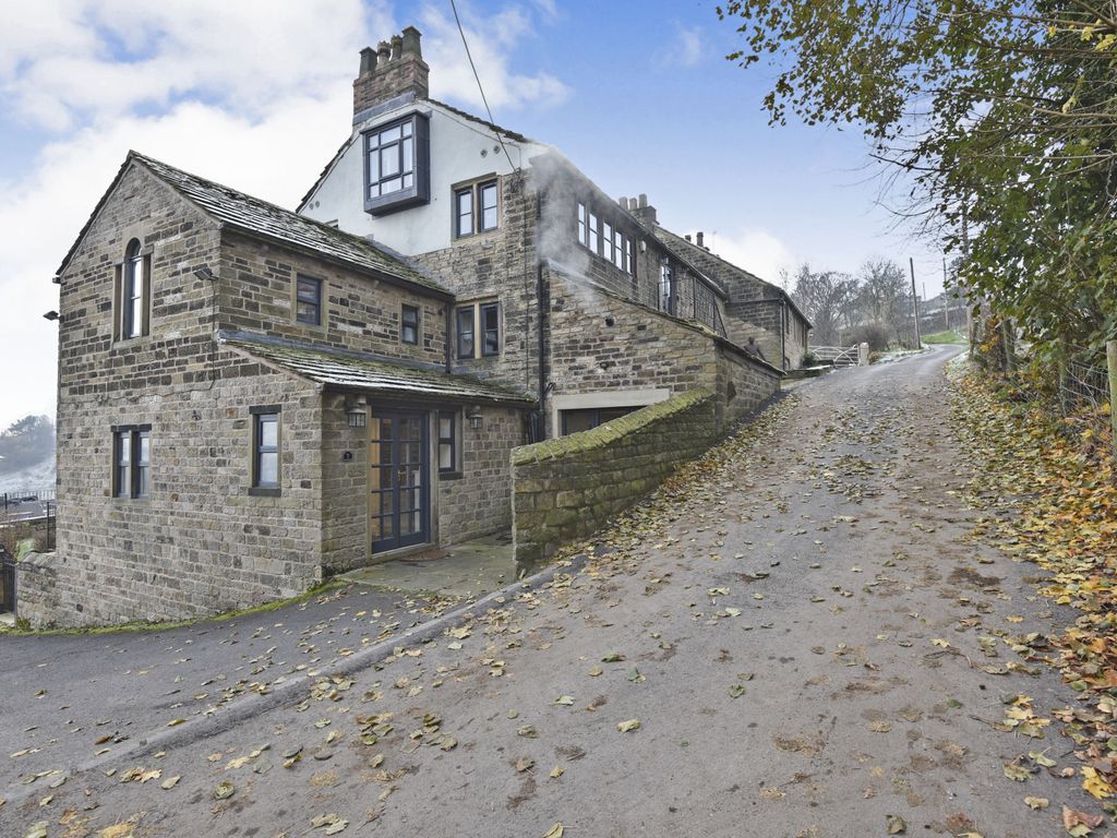 6 bed semidetached house for sale in Midge Hill, Mossley, AshtonUnder