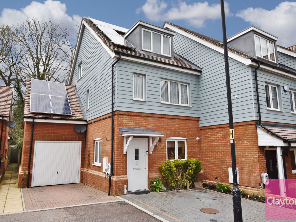 4 bed semidetached house for sale in Aurora Close, Watford WD25, £