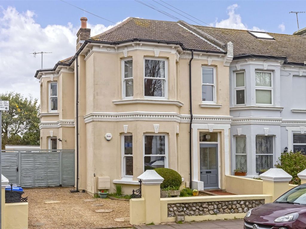 4 bed semidetached house for sale in Cambridge Road, Worthing BN11, £