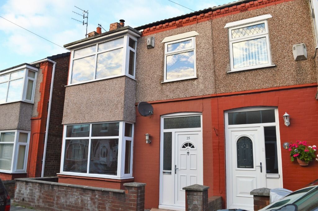 3 bed semidetached house to rent in Briardale Road, Bebington, Wirral