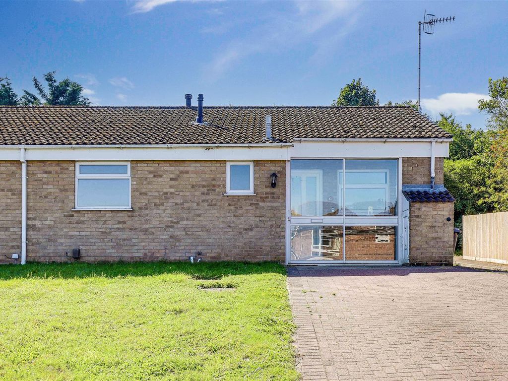 2 bed terraced bungalow for sale in Grainger Avenue, West Bridgford