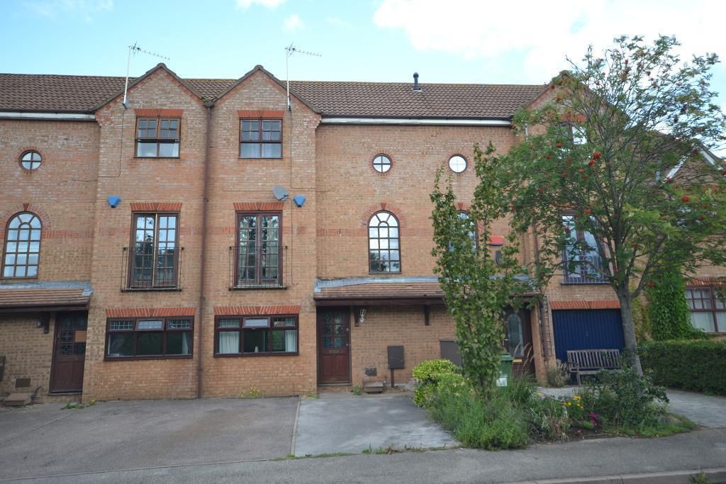 Room to rent in Grace Avenue, Oldbrook, Milton Keynes, Buckinghamshire