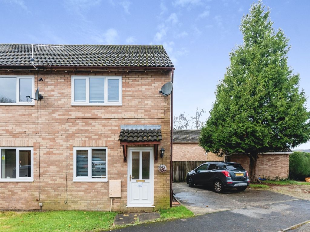 2 bed end terrace house for sale in Davis Avenue, Bryncethin, Bridgend