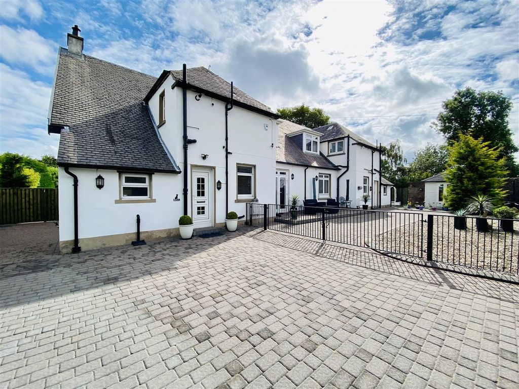 5 bed detached house for sale in Staneacre Park, Hamilton ML3 Zoopla