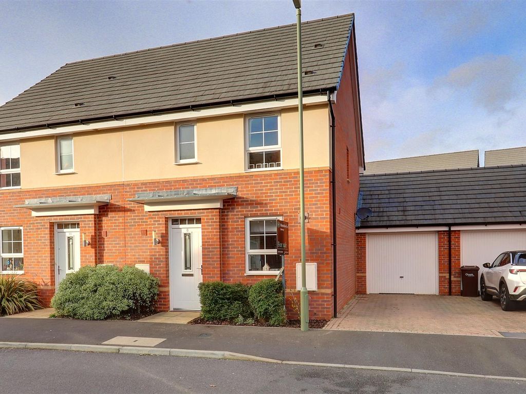 3 bed semidetached house for sale in Doswell Avenue, Ampfield, Romsey