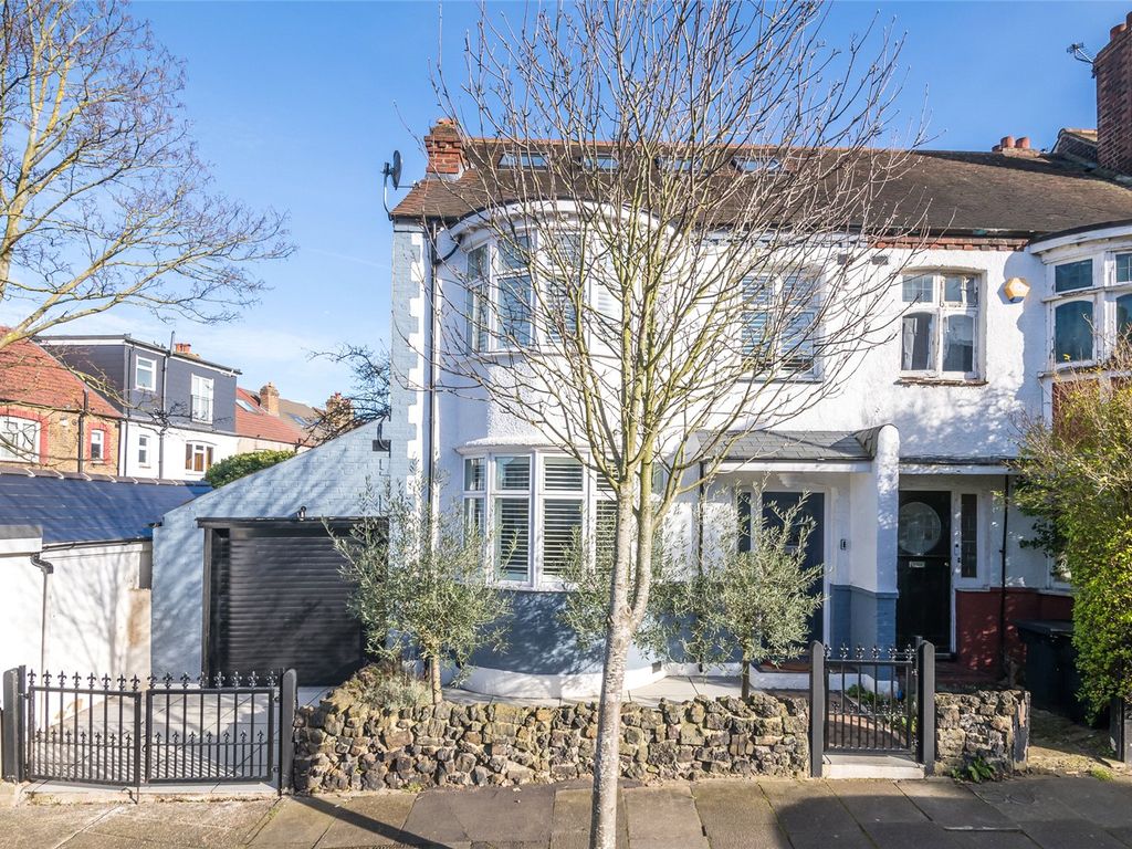 4 bed semidetached house for sale in Mackie Road, London SW2, £