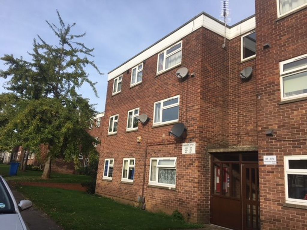 2 bed flat to rent in Alexandra Street, Kettering NN16, £850 pcm Zoopla