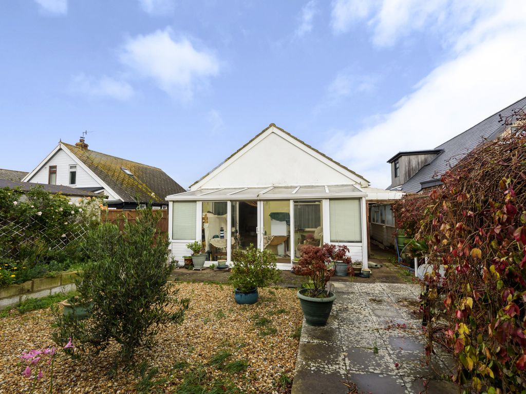 3 bed bungalow for sale in The Meadway, Shoreham Beach BN43 Zoopla