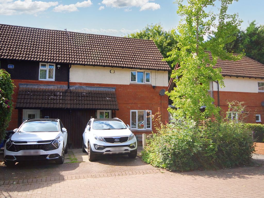 3 bed end terrace house for sale in Gregory Close, Old Hall WA5, £