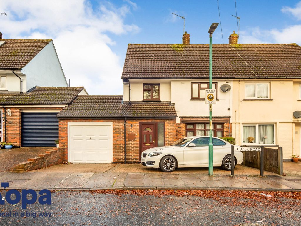 3 bed semidetached house for sale in Cooper Road, Chatham ME5, £