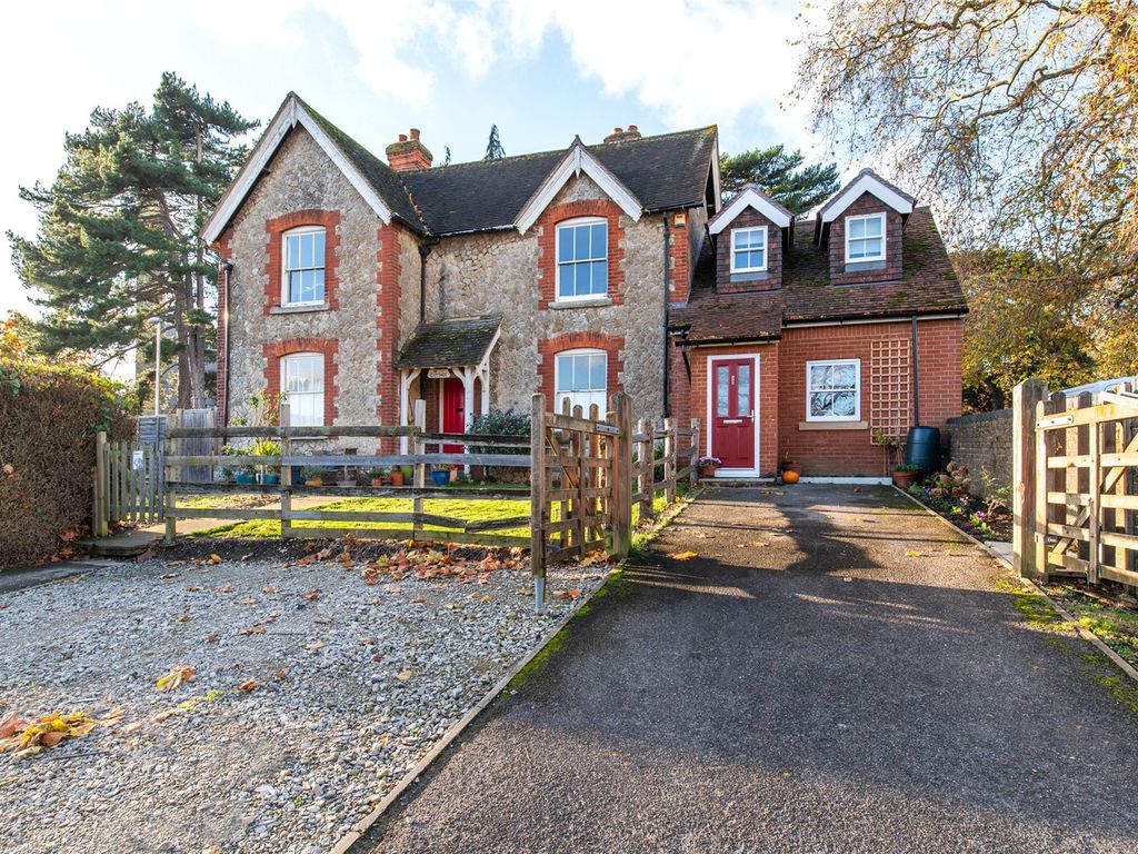 4 bed detached house for sale in Oakwood Park, Tonbridge Road, Maidstone, Kent ME16, £750,000
