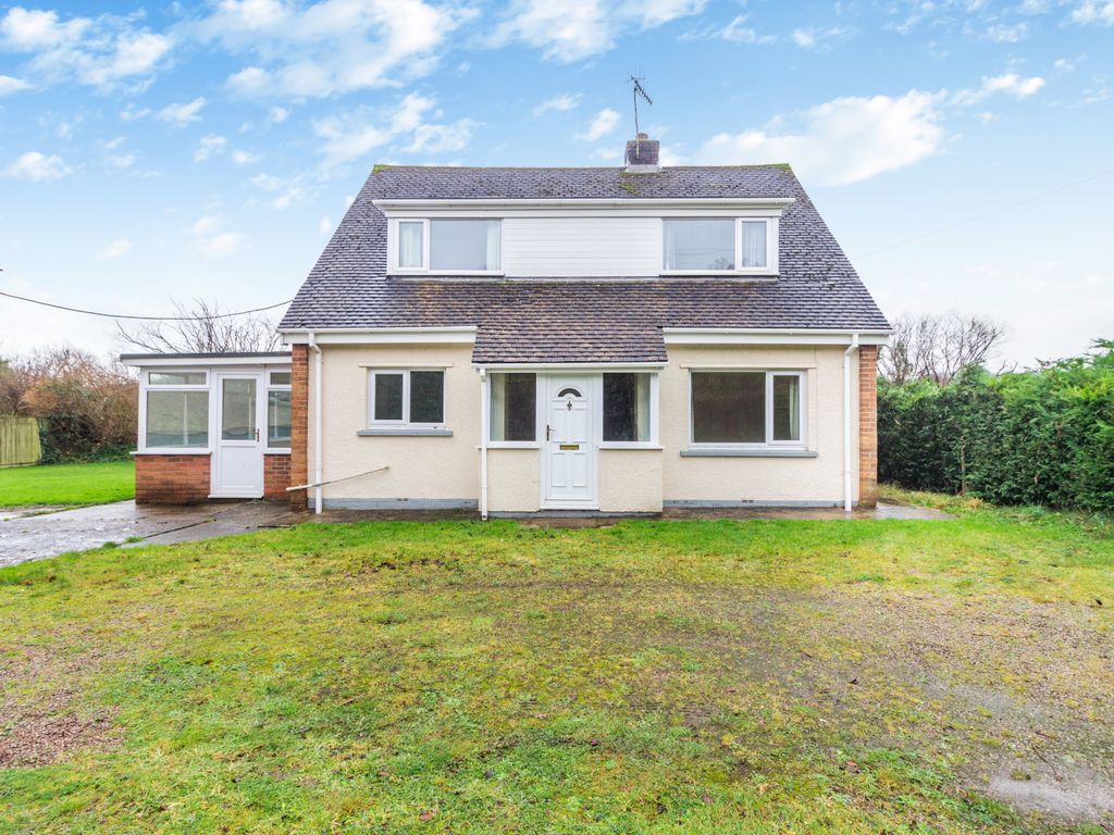 4 bed bungalow for sale in Monkswood, Usk, Monmouthshire NP15, £395,000