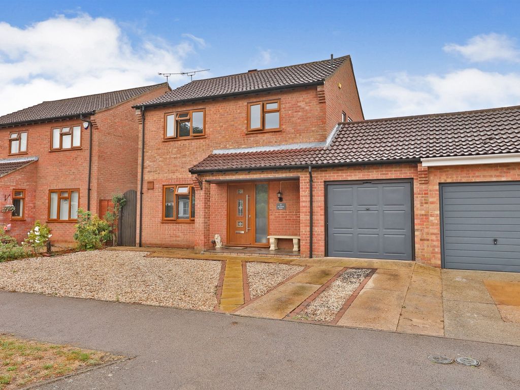 3 bed linkdetached house for sale in DeNarde Road, Dereham NR19 Zoopla