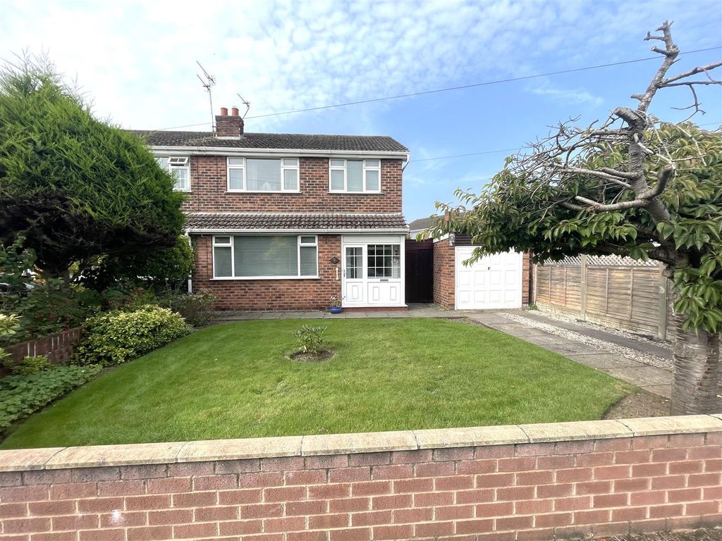 3 bed property for sale in Kensington Road, Formby, Liverpool L37, £