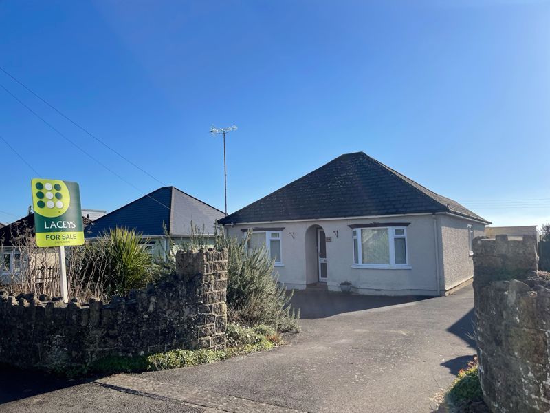 3 bed detached bungalow for sale in West Coker Road, Yeovil, Somerset