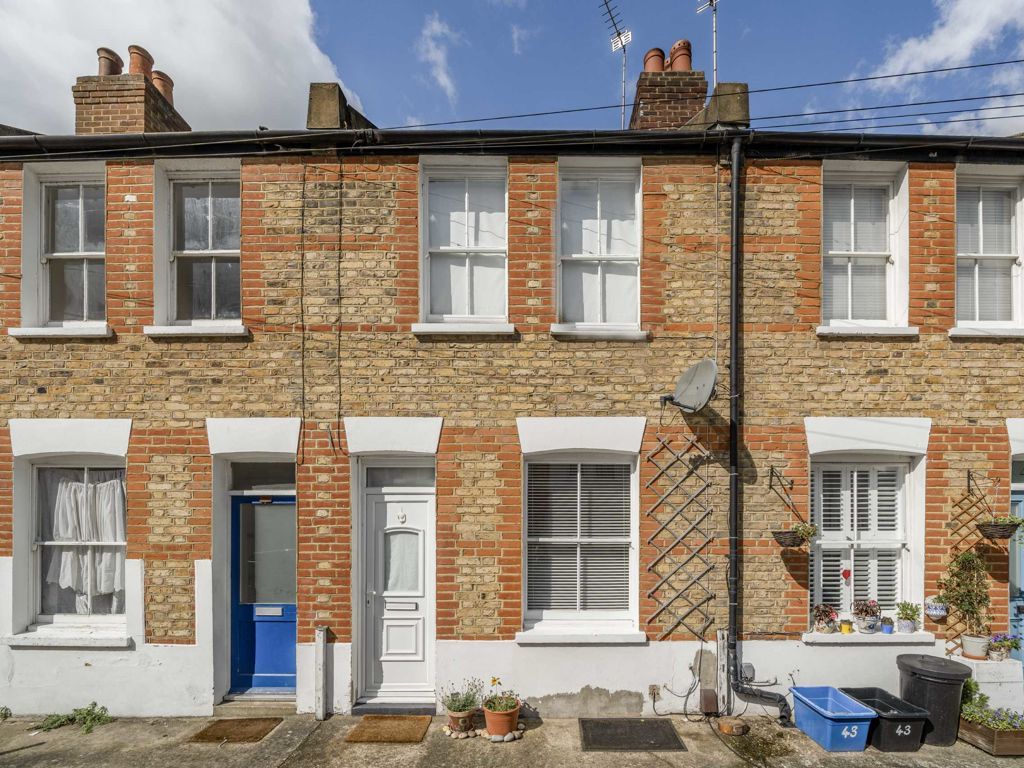 2 bed terraced house for sale in Norcutt Road, Twickenham TW2, £570,000