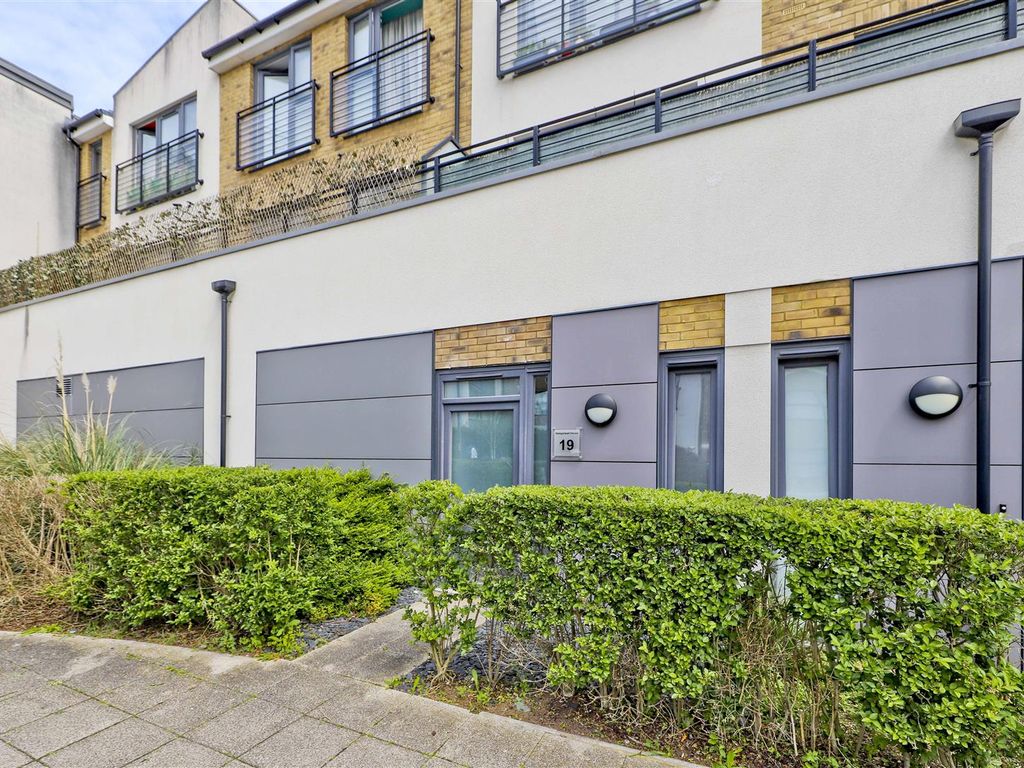 Studio for sale in Spring Promenade, West Drayton UB7 Zoopla