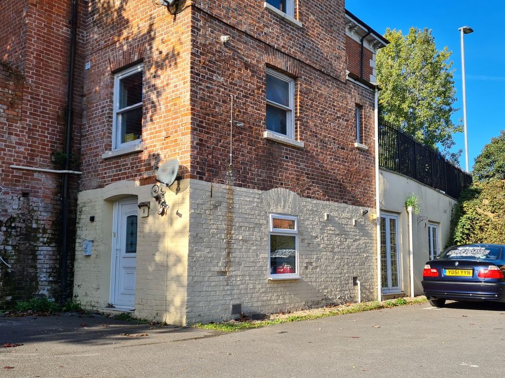 2 bed flat for sale in Flat 8 Island House, Huntspill Road, Highbridge