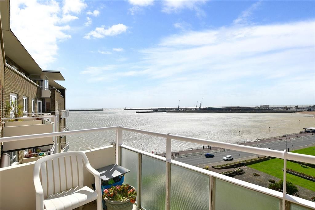 3 bed flat for sale in The Gateway, Dover, Kent CT16 Zoopla